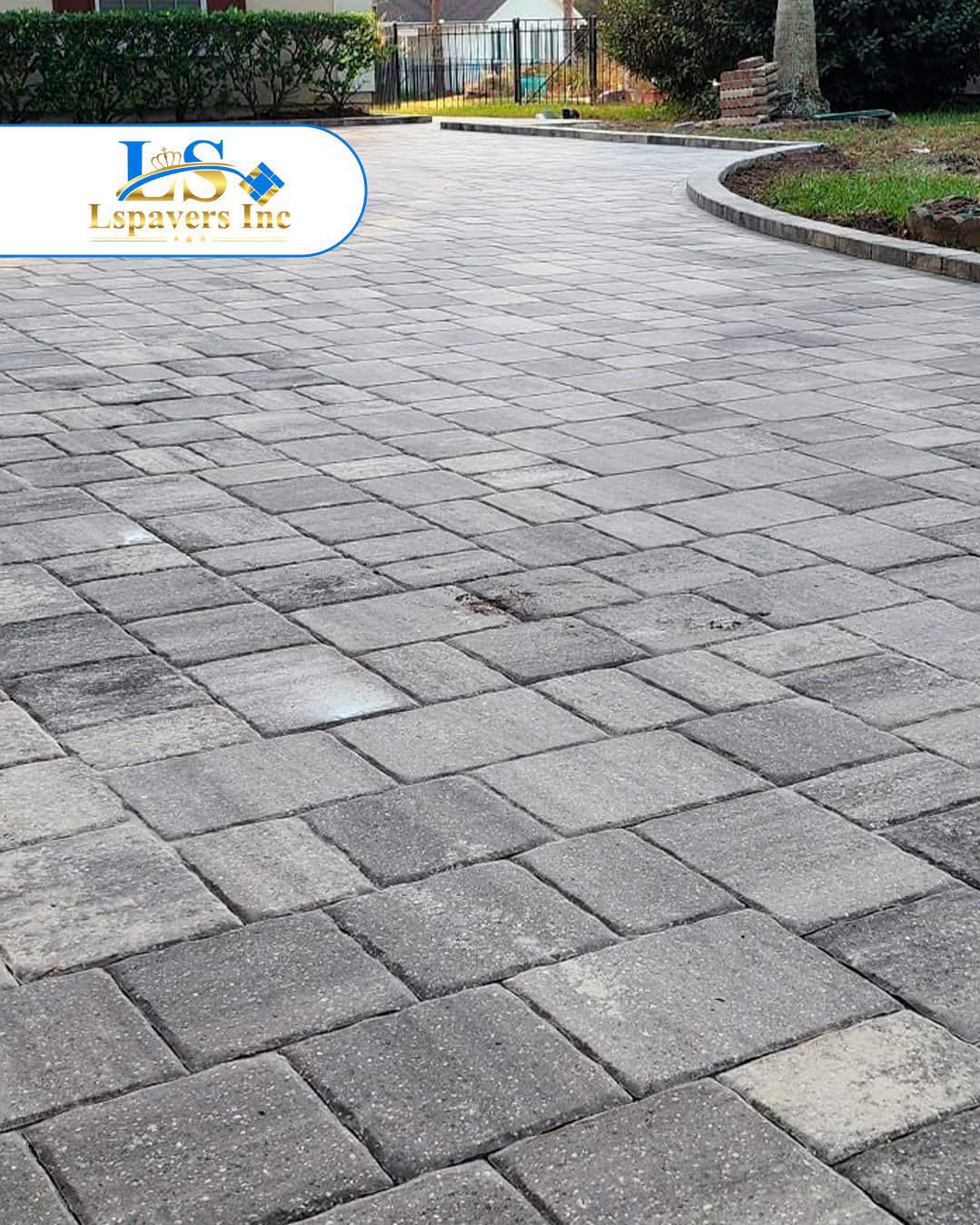 Professional driveway paver construction in Jacksonville